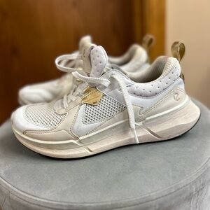 ECCO Women's Biom 2.2 Sneaker White Beige Size 7 7.5